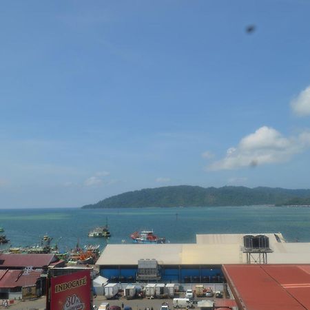 Pinay Home- The Shore Kota Kinabalu Buitenkant foto